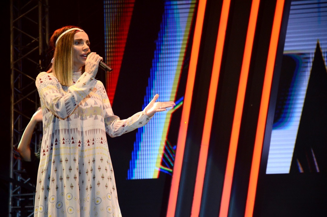 GÜLŞEN’E KONSER ÖNCESİ DAYAK ŞOKU Gülşen