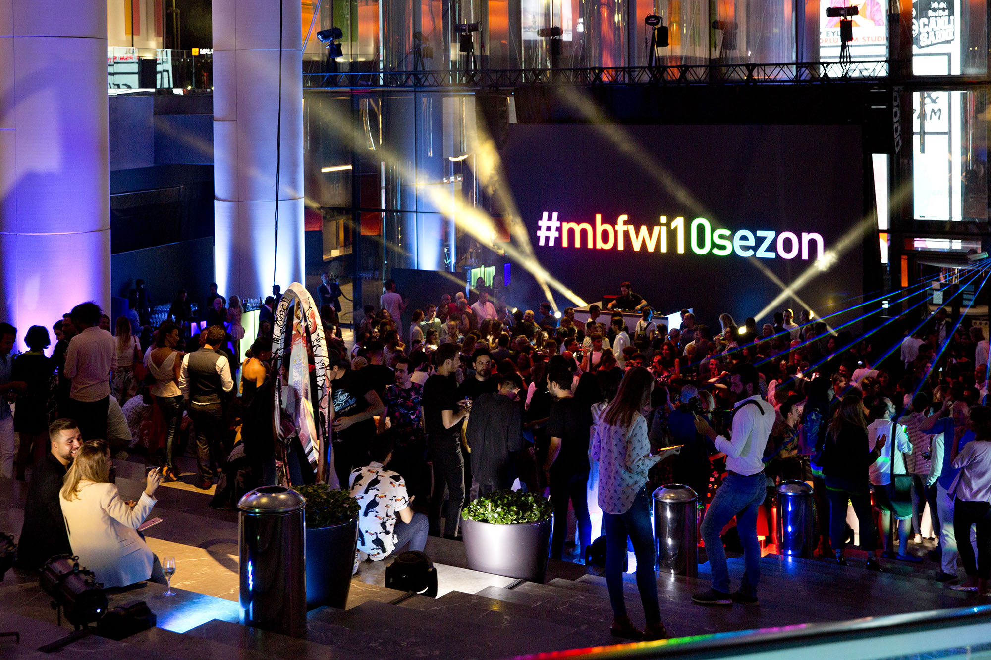 1505202546_MBFWISezon10_3 Mercedes-Benz Fashion Week Istanbul