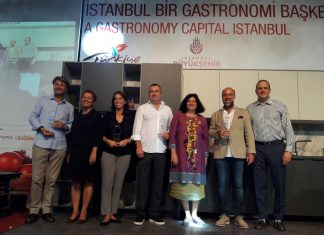 TÜRK LEZZET MÜZESİ GİRİŞİMİ İLE EROL ÖZMANDIRACI ÖZEL ÖDÜL ALDI Gastro Entertainment 2017