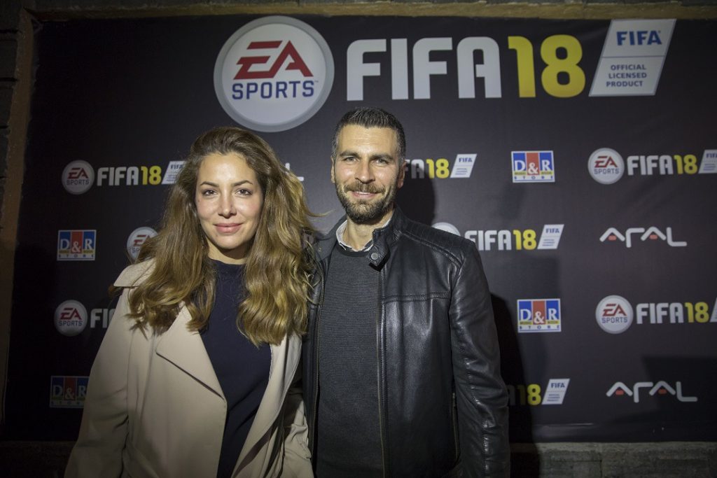 ​FIFA 18 LANSMAN PARTİSİ