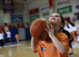 ÇOCUKLAR İÇİN ÜCRETSİZ KIŞ SPOR OKULU Kadıköy Belediyesi Çocuklar için Kış Spor Okulu