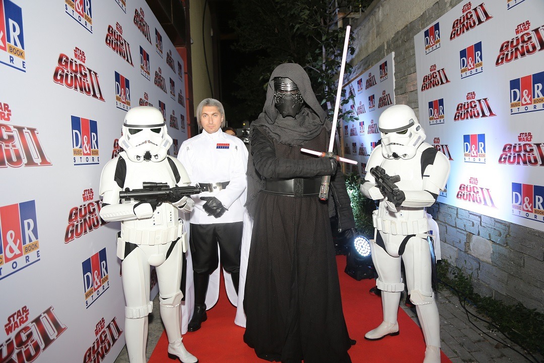 Star Wars hayranları, D&R’larda artırılmış gerçeklikle GücüBul’du Star Wars Güç Günü