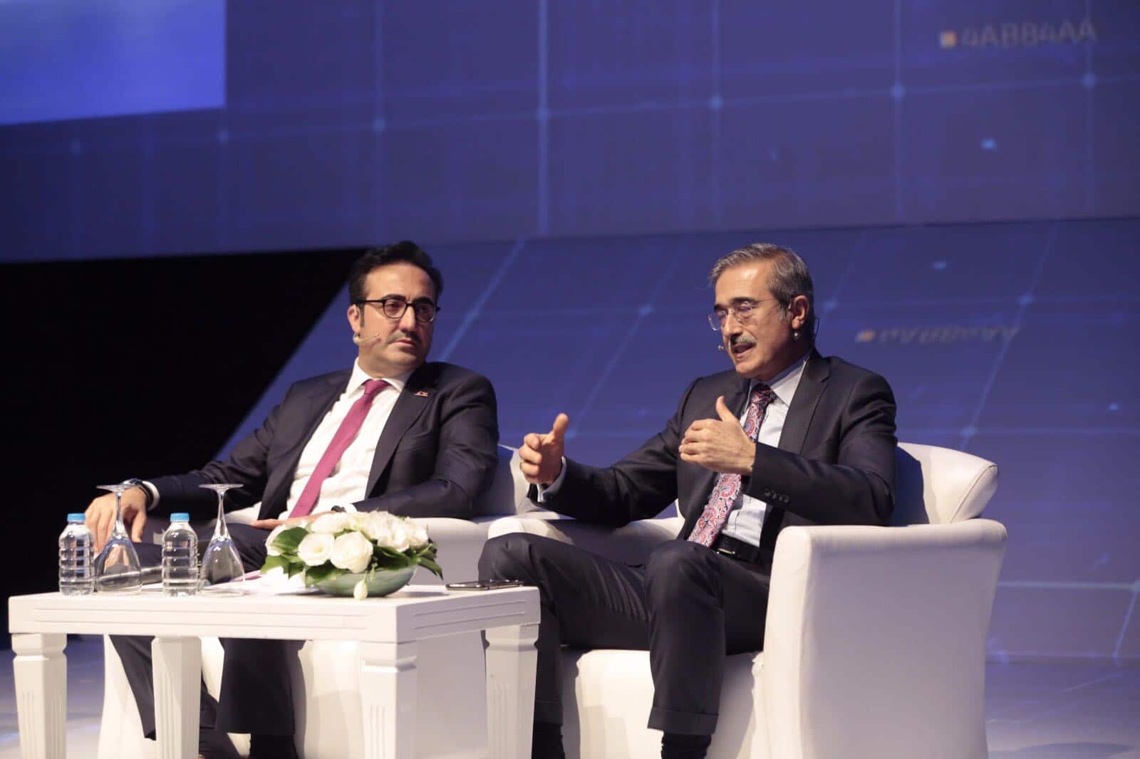 Vizyoner’17’nin İlk Günü Tamamlandı Vizyoner’17 Sektörler Zirvesi