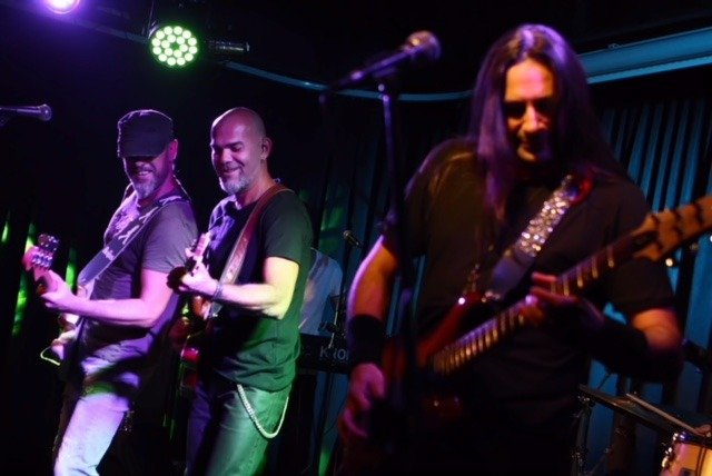 AKS’de rock şöleni Yüksek Sadakat