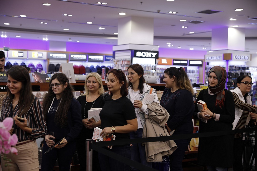 1507964639_D_RKitapfuar_____Ahmet_____mit D&R KİTAP FUARI