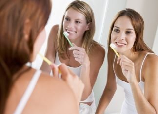 Ballı çaydan sonra ağzınızı mutlaka çalkalayın Diş Hekimi Pertev Kökdemir