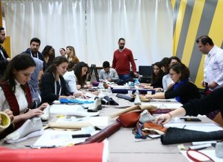 Tasarım Haftası katılımcıları kendi ayakkabılarını tasarladı ayakkabı workshop