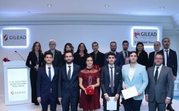 5. GILEAD PROJE DESTEK ÖDÜLLERİ SAHİPLERİNİ BULDU 5. GILEAD PROJE DESTEK PROGRAMI ÖDÜLLERİ TOPLU FOTOĞRAF