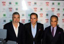 Hamit Demir: “Spora desteğimiz devam edecek” Demir İnşaat Yönetim Kurulu Başkanı Hamit Demir, Sivasspor Kulübü Başkanı Mecnun Otyakmaz, Sivasspor Teknik Direktörü Samet Aybaba