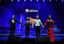 Akfen Holding, kuruluşunun 41’nci yılını ‘Akfenli Yıllar’ adını verdiği dev konserle kutladı Akfen Holding 41. yıl kutlaması Fahir Atakoğlu - Sertap Erener - Levent Yüksel - Aşkın Nuryengi